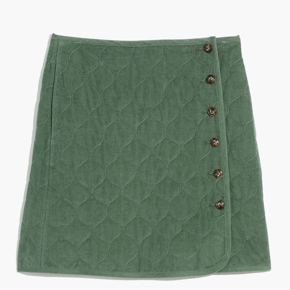 Madewell Corduroy Quilted Mini Skirt in simply sage green - Picture 2 of 9